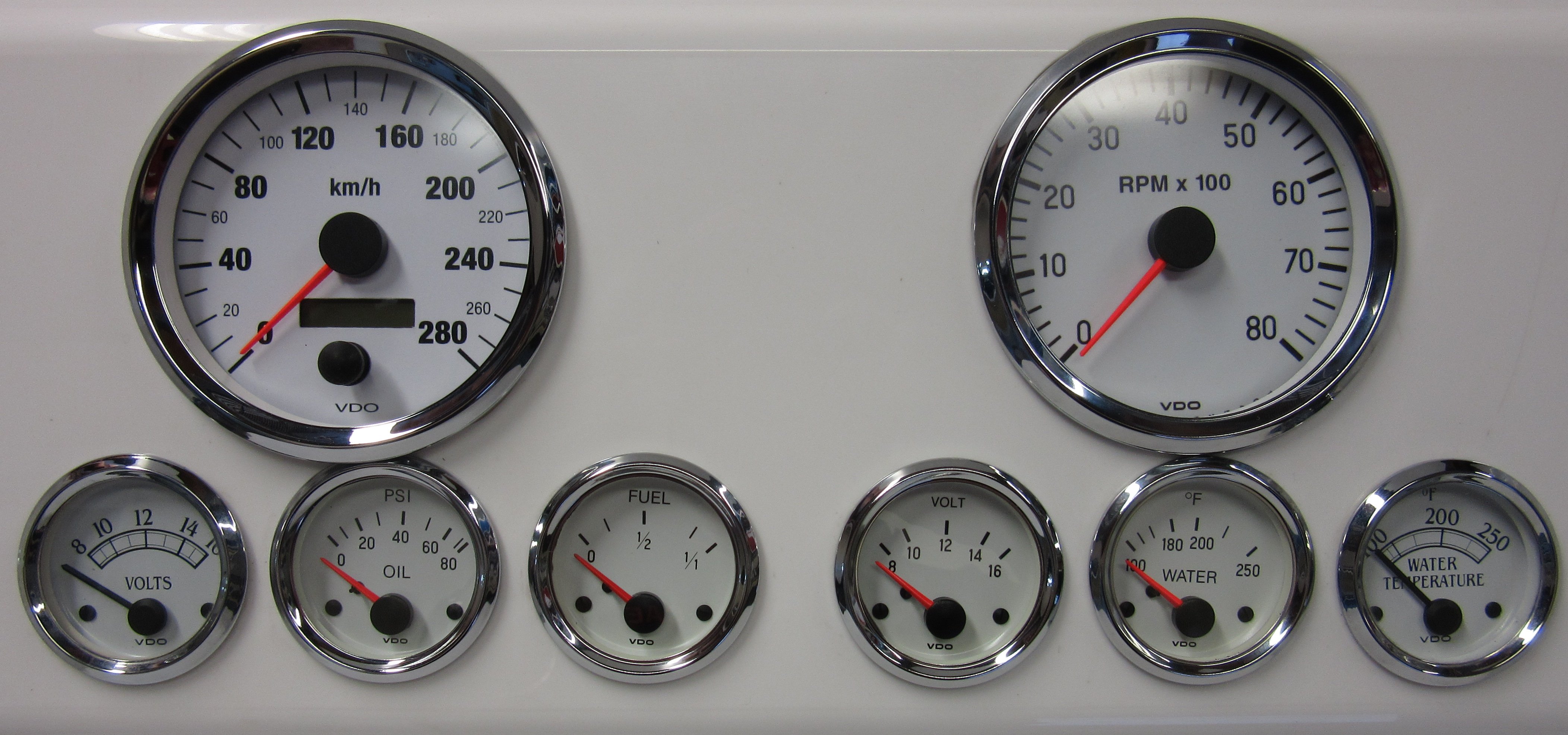 ./new_products/1-1p-CAE Performance ProductsVDO Chrome Bezel Electronic Guages.jpg